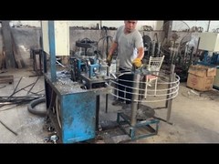 فابریکه ی سیم خاردار در چین