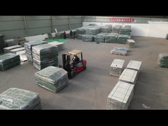 موانع دفاعی در کانتینرها حمل میشن