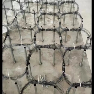 KN تولید کننده تانک موانع سیم میش تانک مسیر بسته بندی میدان نبرد دفاعی کار می کند سیم پیچ شبکه