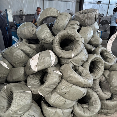حصار امنیتی سیم خاردار گالوانیزه گرم BTO-22 یک تیغ