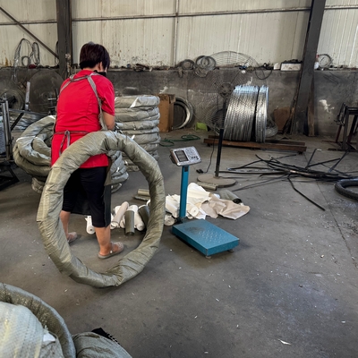 تولید کننده عرضه 500mm قطر کویل کنسرتینا ریزر سیم خاردار