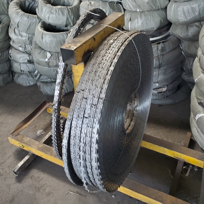 حصار سبز BTO-18 تراش سیم خاردار از معتبر