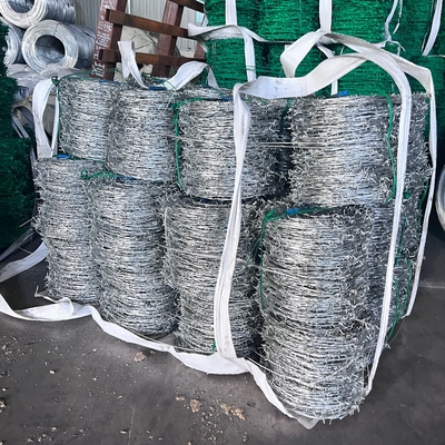 فابریکه گرم غوطه ور گالوانیزه سیم خاردار برای شبکه های حفاظتی حصار 12.5 گج 18 گج PVC پوشش آهن سیم خاردار