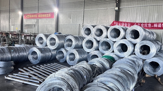فابریکه گرم غوطه ور گالوانیزه سیم خاردار برای شبکه های حفاظتی حصار 12.5 گج 18 گج PVC پوشش آهن سیم خاردار