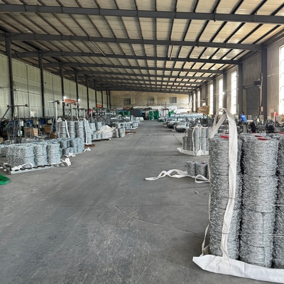 فابریکه گرم غوطه ور گالوانیزه سیم خاردار برای شبکه های حفاظتی حصار 12.5 گج 18 گج PVC پوشش آهن سیم خاردار