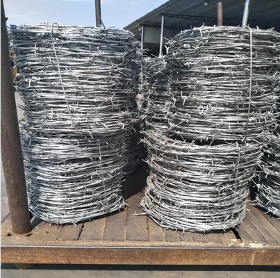 سیم خاردار رول قیمت سیم خاردار تولید کنندگان چین محفظه مدرسه سیم خاردار ویژه سیم خاردار میش سیم خاردار گالوانیزه سیم خاردار روی ضد صعود