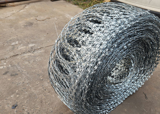 سیم پیچ سیم خاردار کنسرتینا ریش تراش ضد زنگ کارخانه تولید